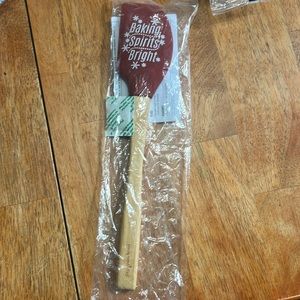NWT PAMPERED CHEF Holiday large spatula